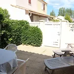 D'angle 4 Couchages Terrasse Ombragee Parking Dans Securisee Piscine Commune 400m De La Lrjp78 Villa *